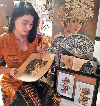 ani-nurhaliza-pelukis-muda-yang-manfaatkan-keramik-untuk-media-lukis