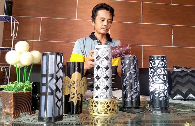 muhammad-nur-arifin-ubah-pipa-paralon-jadi-lampu-hias