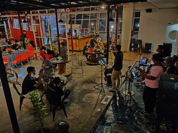 panorama-kuliner-dan-live-musik