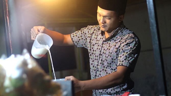 anta-sultoni-seniman-teater-yang-sukses-buka-usaha-stmj