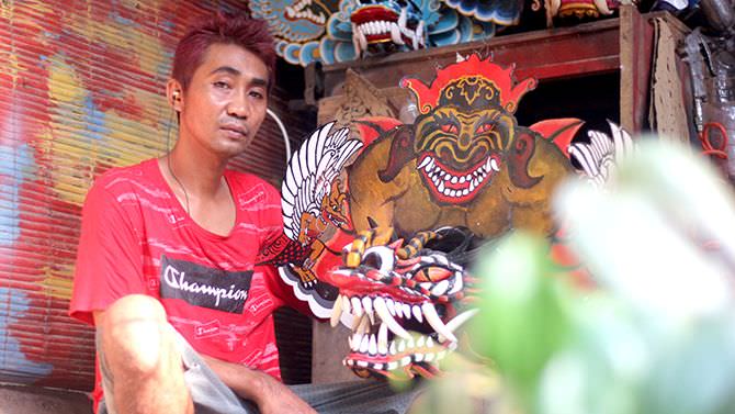 mendorongnya-jadi-perajin-barongan