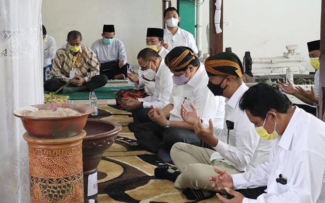 ziarah-makam-ki-ageng-gribig-airlangga-lestarikan-budaya-leluhur