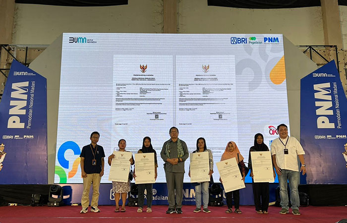 AKBAR: Program pemberdayaan Pengembangan Kapasitas Usaha (PKU) yang dihadiri 1.000 nasabah. (FOTO : RACHMAD NUR YAHYA/ RADAR TULUNGAGUNG)