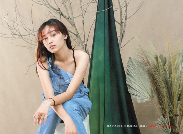 CANTIK: Audrey Regina Christy berpose saat photoshoot beberapa waktu lalu. (AUDREY REGINA CHRISTY FOR RADAR BLITAR)
