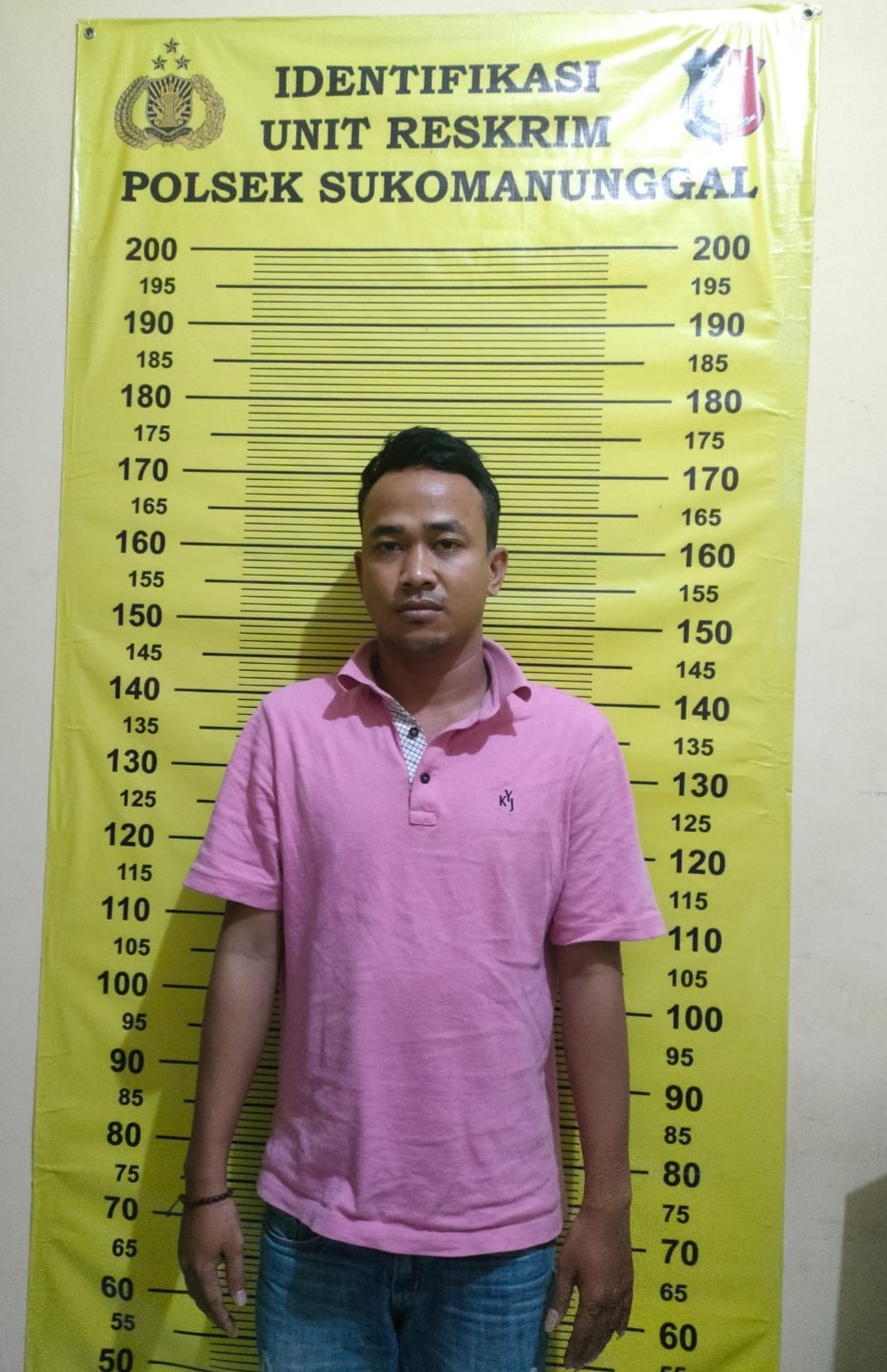 APES: Tersangka Samsul Arifin diamankan di Polsek Sukomanunggal. (IST)