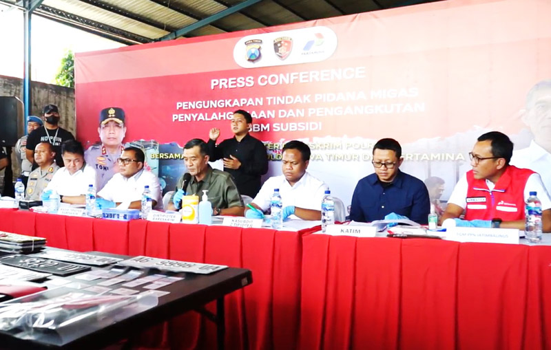 Press conference pengungkapan kasus mafia BBM Solar di Pasuruan. (ISTIMEWA)