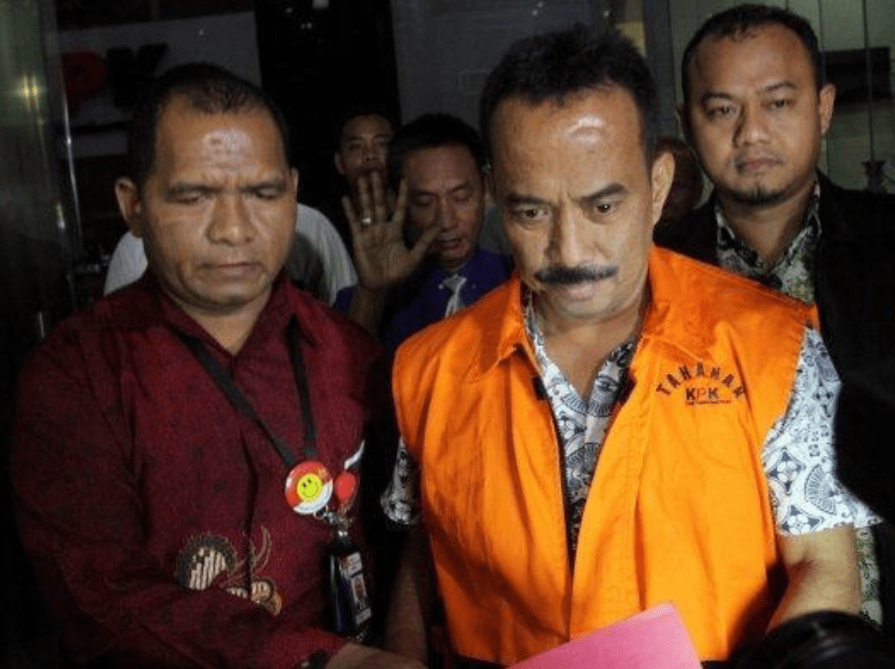 SAKIT HATI: M. Samanhudi Anwar saat diamankan polisi di Surabaya. (ISTIMEWA)