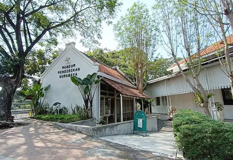 CAGAR BUDAYA: Museum Pendidikan Surabaya yang merupakan bekas gedung sekolah Taman Siswa di Jalan Gentengkali No. 10. (Fajar Mujianto/JawaPos.com)