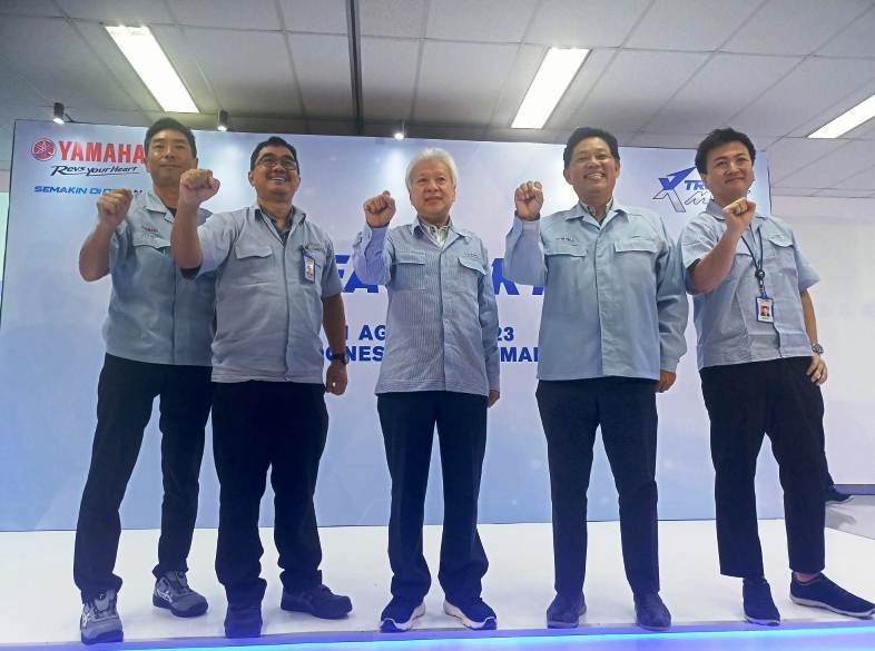 CEO PT YIMM Dyonisius Beti (tengah) bersama Production Director Takashi Kimoto, Production Director Teddy C Yacob, Vice President Director Takeshita Naotaka dan Marketing Director Hiroshi Takeyama.