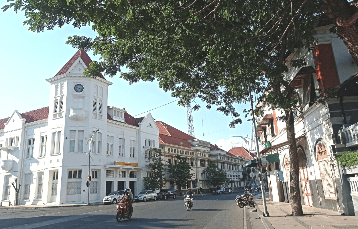 TARIK WISATAWAN: Kawasan Kota Tua di sekitar Jembatan Merah akan dikonsep menjadi destinasi wisata Suroboyo Kutho Lawas. (SURYANTO/RADAR SURABAYA)