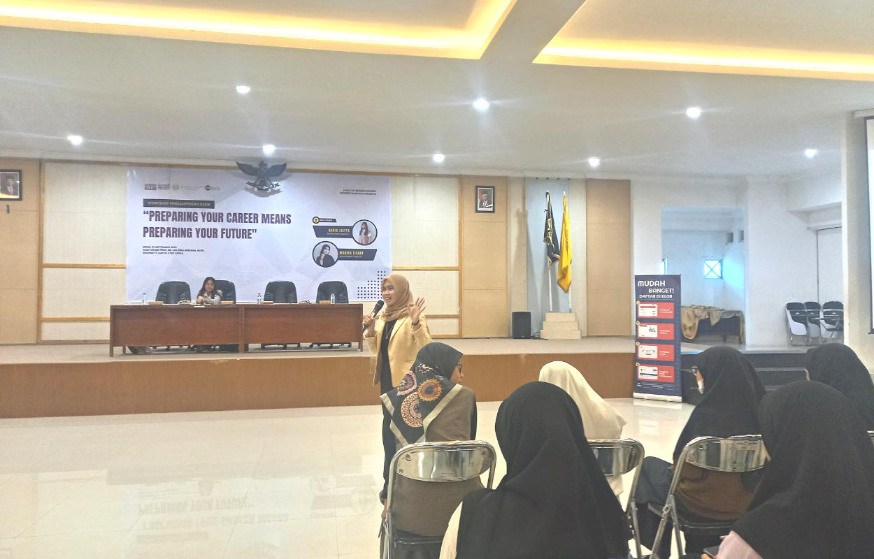 SIAP KERJA: Pembekalan persiapan karir di Fakultas Seni Budaya (FBS), Universitas Negeri Surabaya (Unesa), Senin (25/9). JIHAN NAVIRA/RADAR SURABAYA