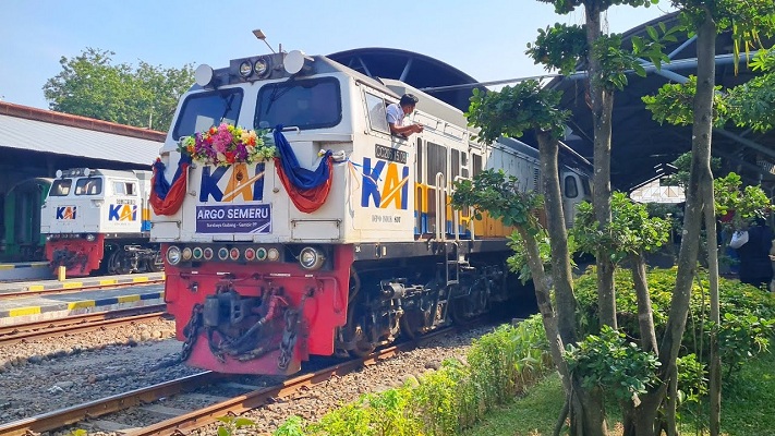 KERETA BARU: PT KAI meluncurkan KA Argo Semeru pada 1 Juni. Nama kereta terinspirasi dari nama gunung tertinggi di Pulau Jawa, yaitu Gunung Smeru. (IST/YOUTUBE YUSRIL R)