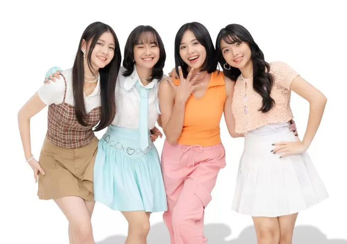 Empat member grup idol JKT48 yakni Zee, Freya, Gracia, dan Christy yang menjadi bintang iklan Shopee 11.11 Big Sale. (ISTIMEWA)
