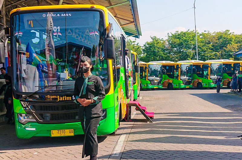 TRANS JATIM: Bus Trans Jatim yang sudah menjangkau Mojokerto dan Gresik terus diminati masyarakat sehingga mengurangi penggunaan kendaraan pribadi. (ISTIMEWA/HO-PEMPROV JATIM)