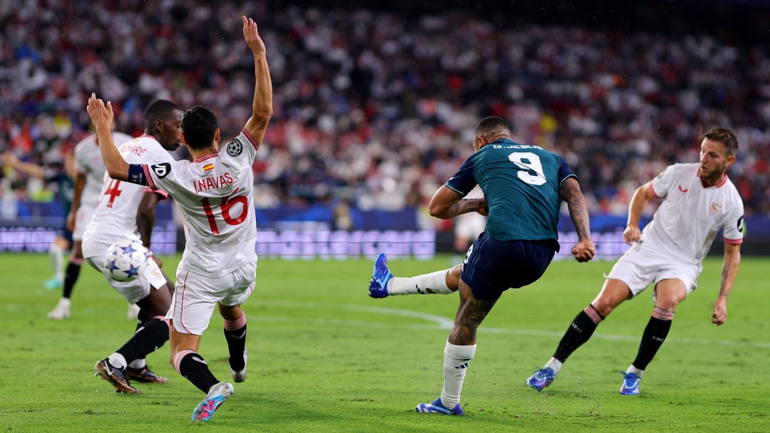 Gabriel Jesus cetak gol kedua Arsenal untuk membawa keunggulan 2-1 atas tim tuan rumah Sevilla dalam lanjutan fase grup Liga Champions. (BBC.COM)