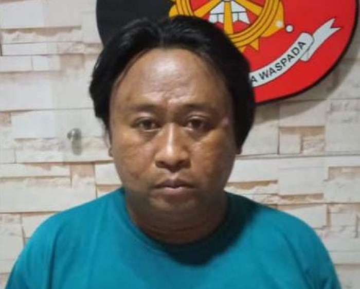 DITANGKAP: Abdur Rohman, warga Jalan Bolodewo Surabaya jualan sabu di Pasar Prabowo Surabaya. (IST)