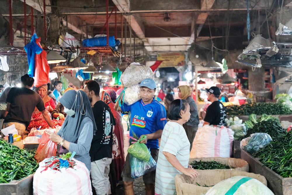 DAYA BELI BAGUS: Per Agustus 2023 penyaluran kredit perbankan yang mengalami pertumbuhan tertinggi adalah sektor rumah tangga atau kredit konsumtif. (DOK RADAR SURABAYA)