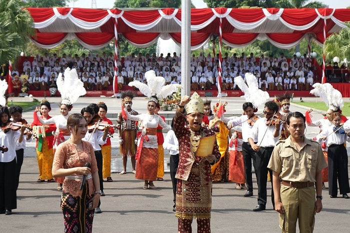 SIAP: Wali Kota Surabaya Eri Cahyadi saat upacara Hari Sumpah Pemuda ke-94 tahun 2022 lalu. Tahun ini, upacara yang sama akan digelar pada 30 Oktober. (IST)