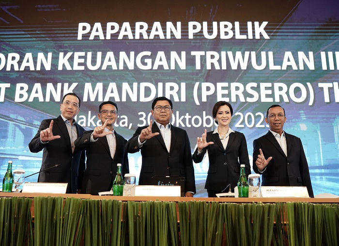 CATAT PRESTASI: Jajaran top manajemen Bank Mandiri saat memberikan pemaparan mengenai kinerja perseroan di kuartal III/2023 di Jakarta, Senin (30/10). (IST)