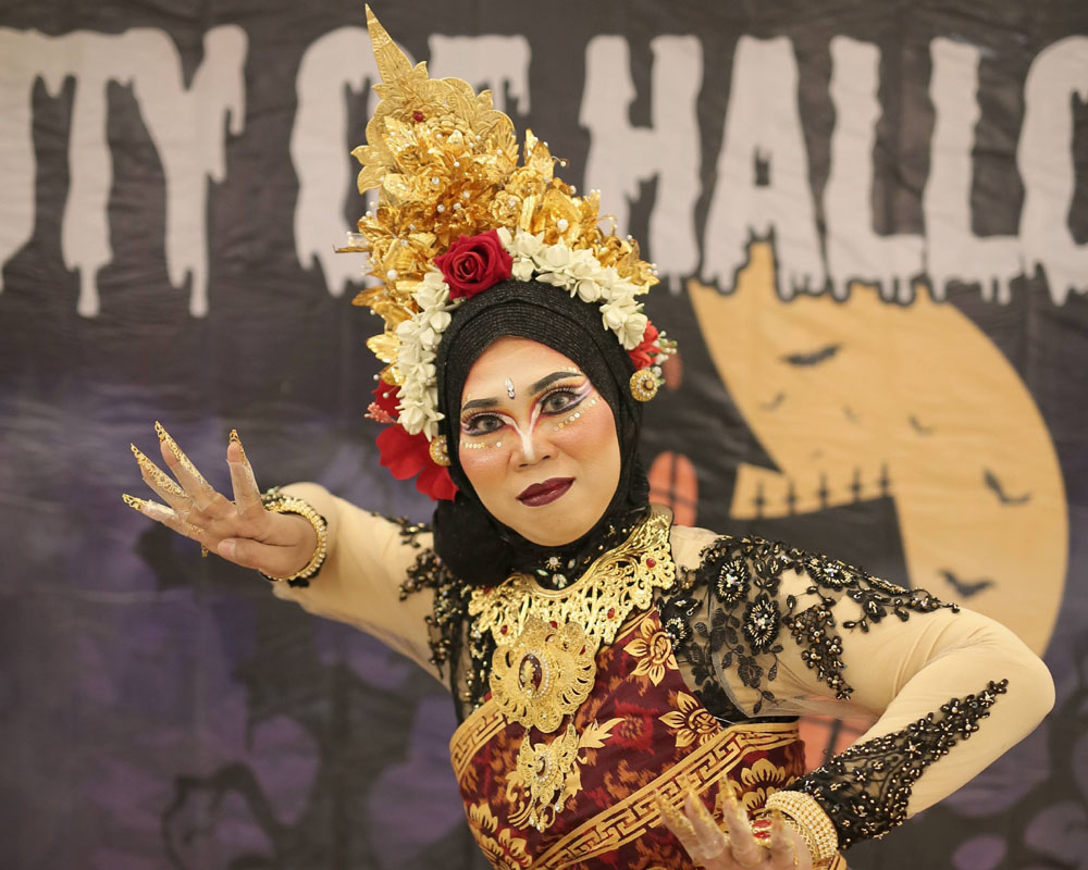 HALLOWEEN LOKAL: Sosok Calon Arang yang dihadirkan dalam penyejian kostum dan makeup yang pas. (ISTIMEWA)