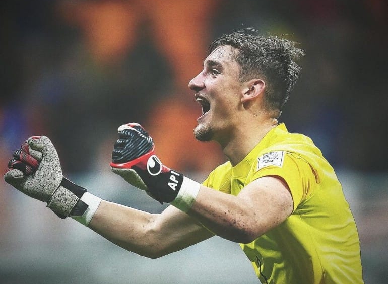 BINTANG: Kiper Timnas U-17 Prancis, Paul Argney, menyelamatkan sejumlah peluang di waktu normal dan menggagalkan dua penalti Senegal. (DOC. LOCWCU17/BRY)