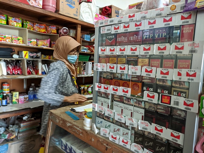 DIPAJANG: Pedagang Warung Madura beranggapan bahwa Pasal Tembakau RPP Kesehatan merugikan mereka sebagai pedagang kecil. (IST)