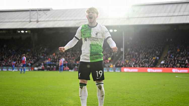 Penyelamat: Harvey Elliott pencetak gol kemenangan Liverpool