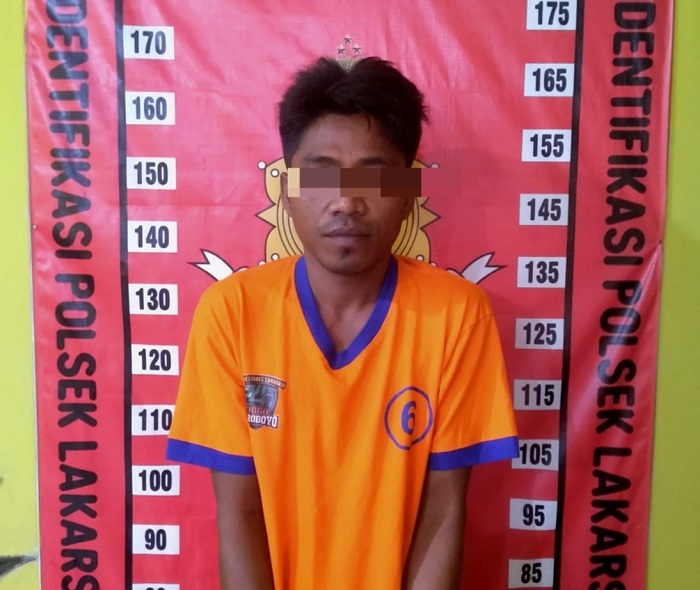 APES: Untung Slamet alias Gombreng ditahan di Polsek Lakarsantri. (IST)
