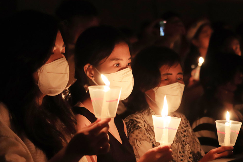 KHIDMAT: Suasana perayaan Natal di Gereja Bethany, Nginden, tahun lalu.