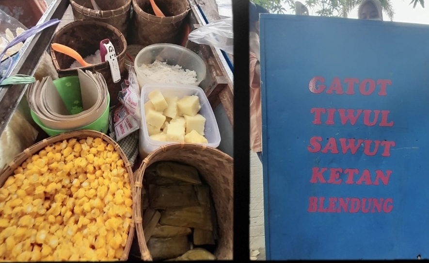 Aneka jajanan khas Wonogiri yang dijajakan Purwanti dengan motor kesayangannya.