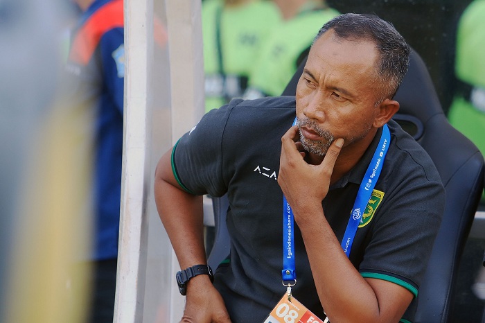 Pelatih Persebaya Surabaya Uston Nawawi. (ANDY SATRIA/RADAR SURABAYA)