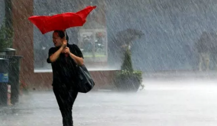 WOW: Gelombang Rossby dapat meningkatkan potensi cuaca ekstrem yang dapat menyebabkan bencana hidrometeorologi seperti angin kencang. (DOK JAWA POS)