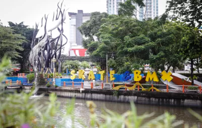 Arena Skateboard and BMX Park di Kalimas Surabaya.