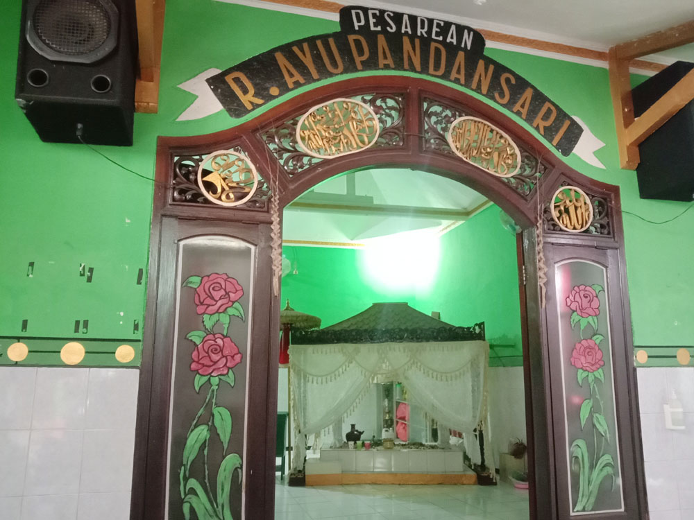 LOKASI SEDEKAH BUMI: Dari cerita tutur, makam tersebut merupakan makam bayi yang hanyut di sungai sekitar Kalibutuh.