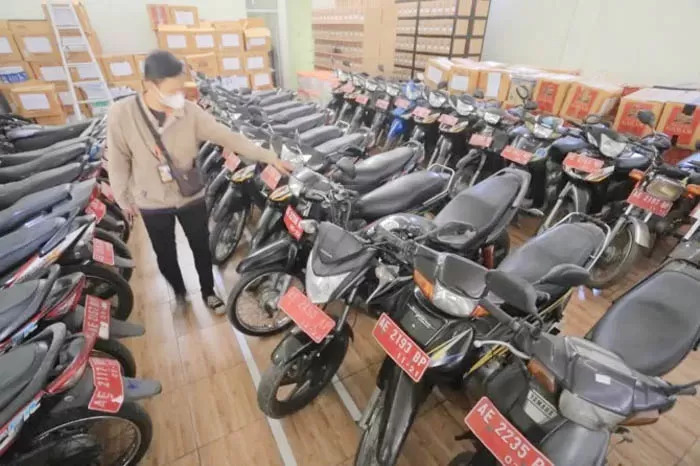 ALIH ENERGI: Ilustrasi motor dinas. Pemkot Surabaya akna melelang motor dinas berbahan bakar minyak untuk diganti dengan motor listrik.
