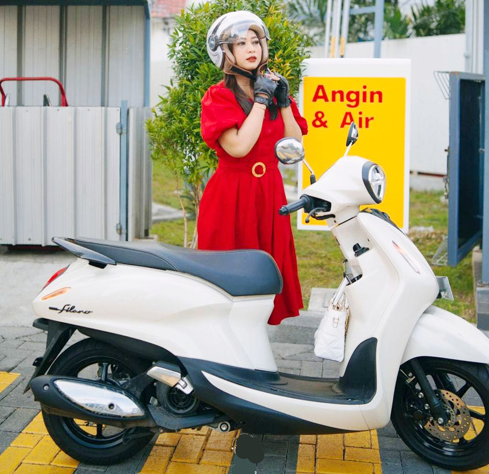 Safira, konsumen asal Surabaya yang bermimpi bisa memiliki Yamaha Grand Filano Hybrid-Connected 125 cc dan mengaku sangat puas setelah benar-benar memiliki dan menggunakannya.