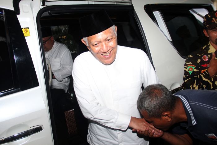 Pj Ketua PWNU Jatim KH Abdul Hakim Mahfudz yang akrab disapa Gus Kikin.