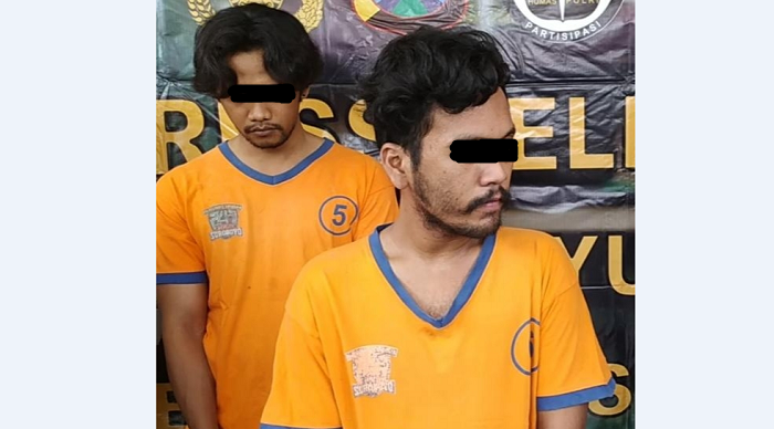 KOMPAK: Tersangka pengedar pil koplo lewat WA dan tongkrongan diamankan di Mapolsek Gayungan. (IST)