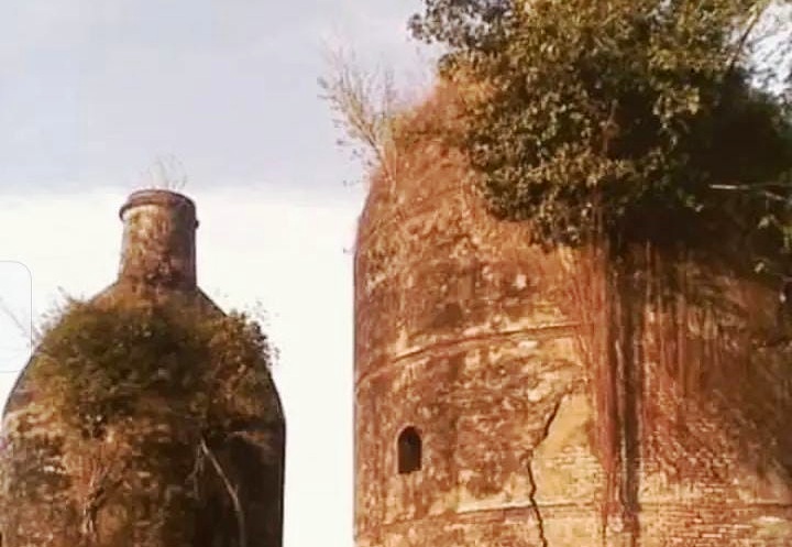 TINGGAL CERITA: Bentuk bunker amunisi Belanda yang sering disebut Benteng Botol.