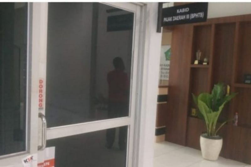 Salah satu ruangan BPPD Sidoarjo yang disegel KPK, Jumat (26/1/2024).