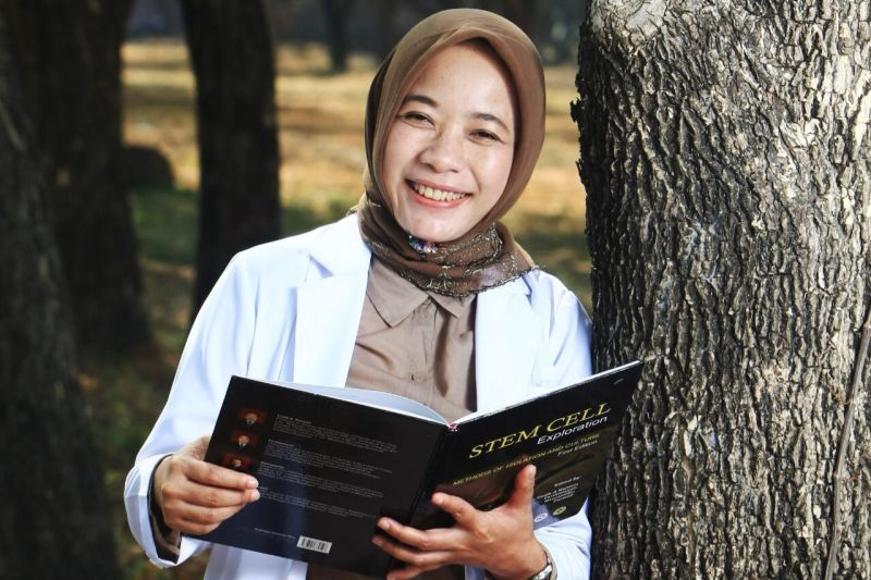 Ketua Pusat Penelitian dan Pengembangan Stem Cell Universitas Airlangga Dr Purwati.