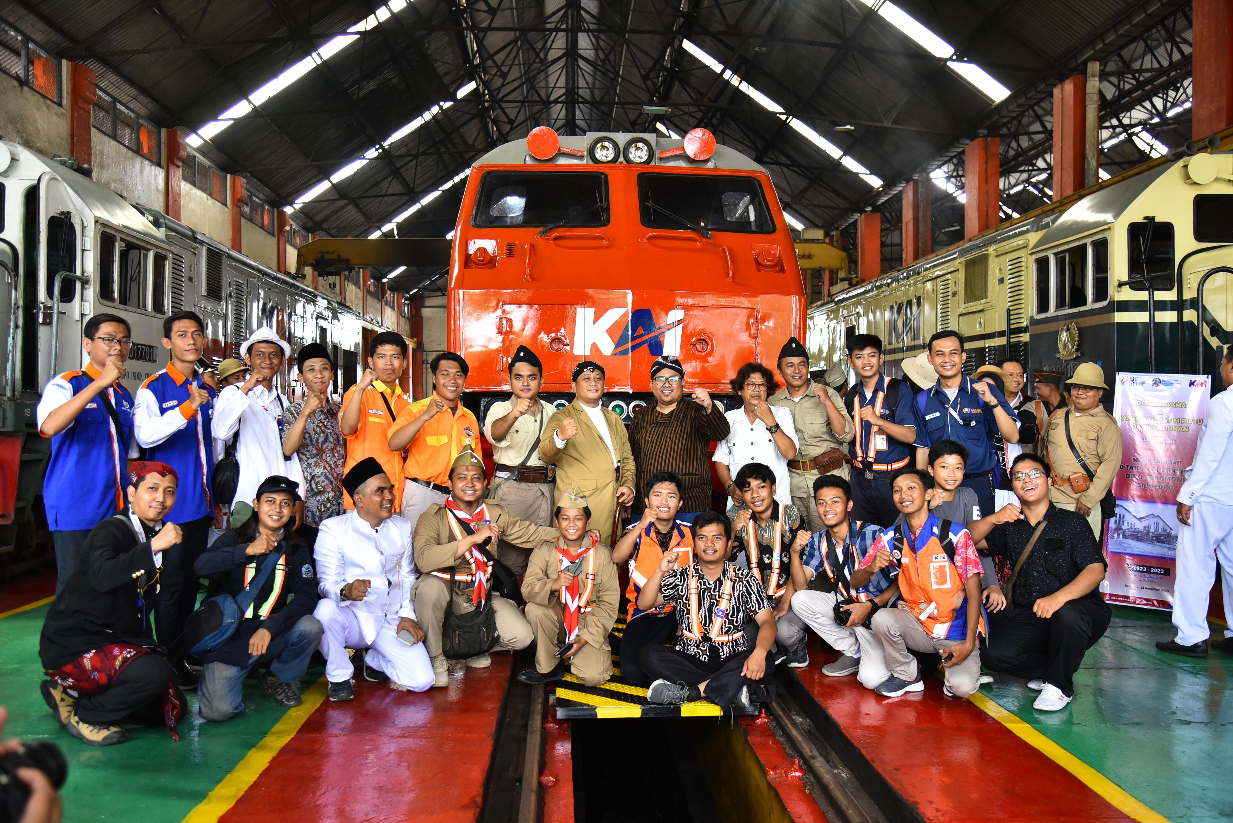 Indonesia Railway Preservation Society (IRPS) tumbuh tak hanya sekadar jadi komunitas pecinta sejarah, tapi juga pelestari warisan kereta api.