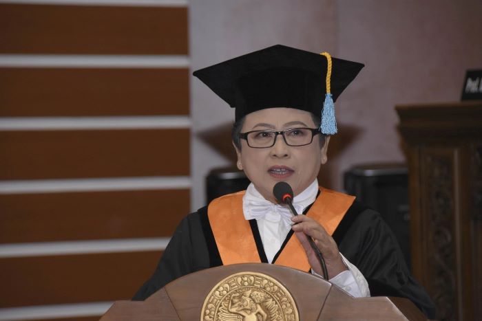 Prof Dr Phil Toetik Koesbardiati (RAHMAT S/RADAR SURABAYA)