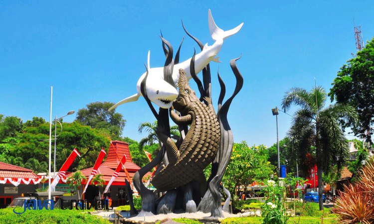 FAVORIT: Kebun Binatang Surabaya (KBS) jadi destinasi wisata favorit di Surabaya dnegan jumlah pengunjung mencapai ribuan orang per bulannya.