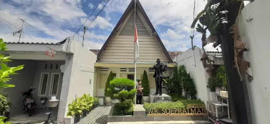 Museum WR Supratman di Jalan Mangga No.21, Kecamatan Tambaksari, Surabaya.