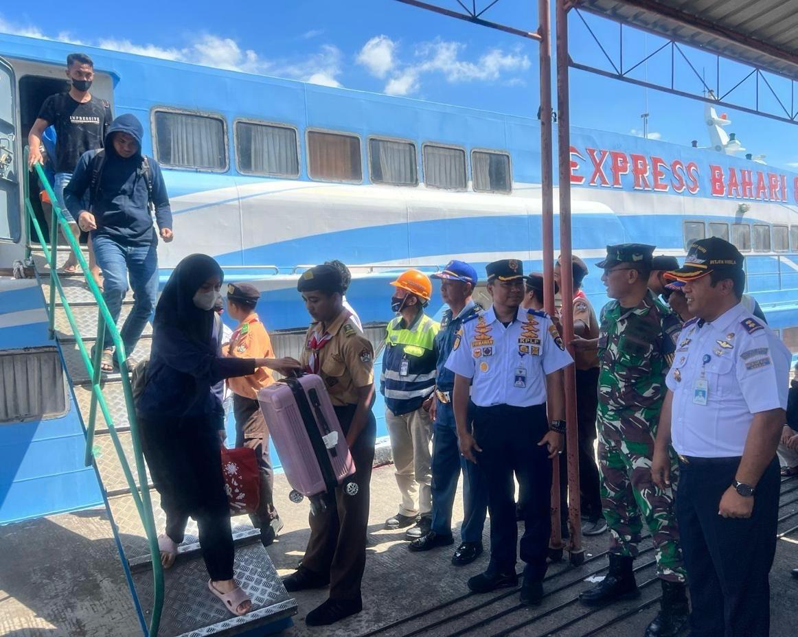 Bisa Layar : KSOP Gresik jemput bola keluarkan izin penyebrangan dari dan ke Pulau Bawean