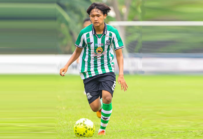 PRESTASI: Mirza Amanbillah siswa kelas X yang mendapatkan kesempatan bergabung di Timnas U-16 untuk turnamen Piala AFF U-16/2024. Sebelum mengikuti TC, sekolah memberikan motivasi dan pembekalan.