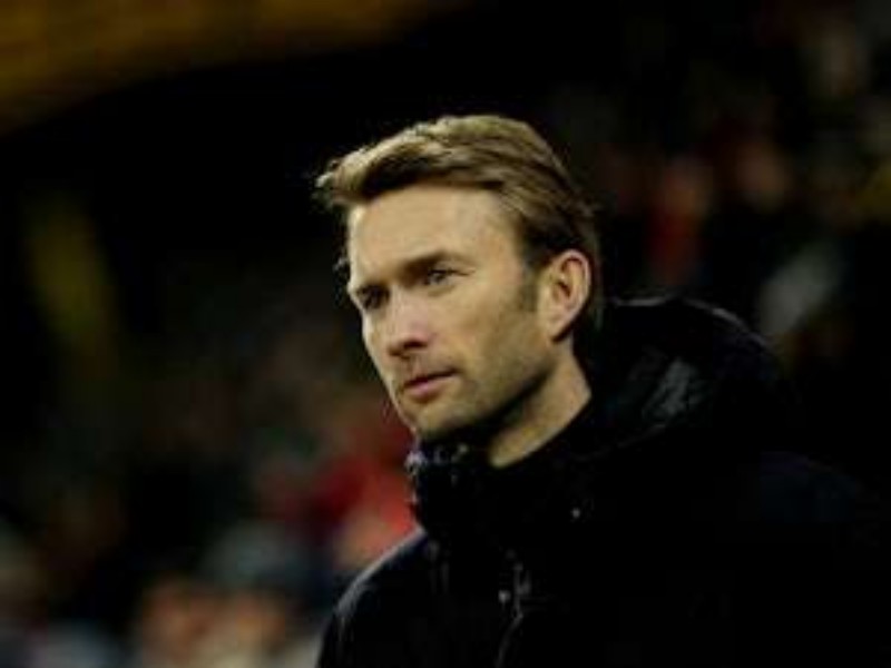 KANDIDAT: Simon Rolfes jadi salah satu kandidat direktur olahraga Liverpool.