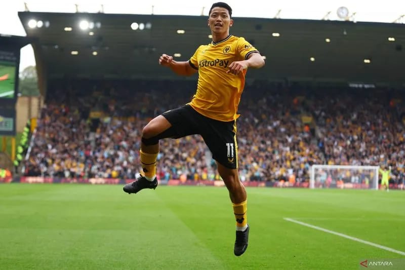 Pablo Sarabia selebrasi usai cetak gol tunggal Wolves ke gawang Sheffield United.