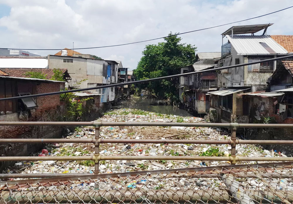 =PRIHATIN: Kondisi sungai Desa Kedungrejo dipenuhi sampah.